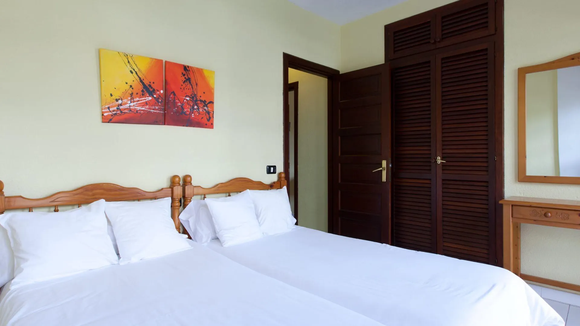 Hotel-Apartamentos Andorra Playa de las Americas  0*, Playa de las Americas (Tenerife)