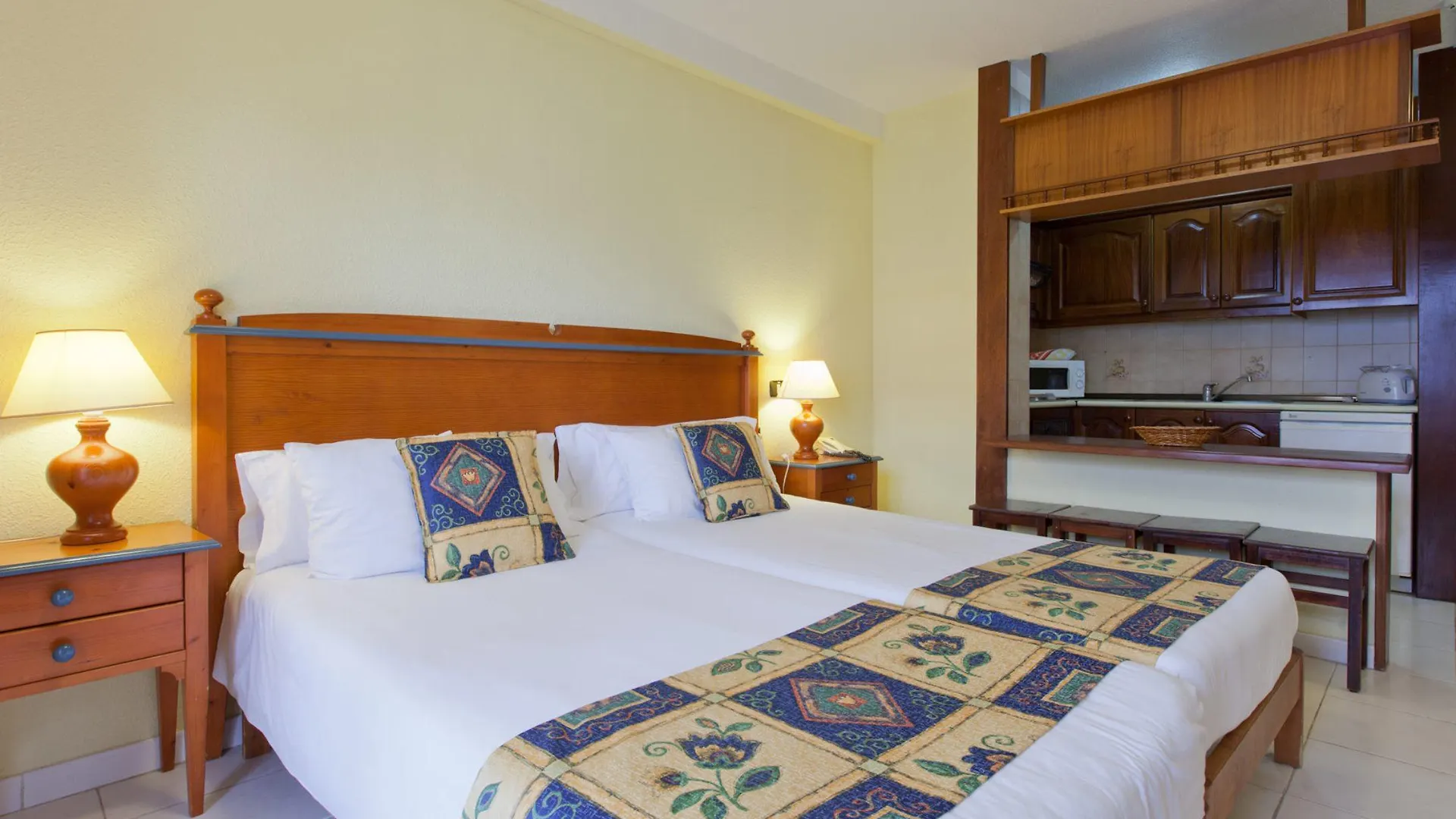 Hotel-Apartamentos Andorra Playa de las Americas  Spain
