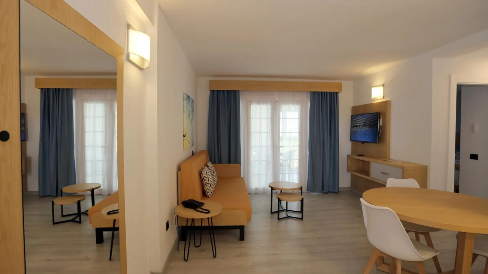Hotel-Apartamentos Andorra Playa de las Americas  Apartment Playa de las Americas (Tenerife)