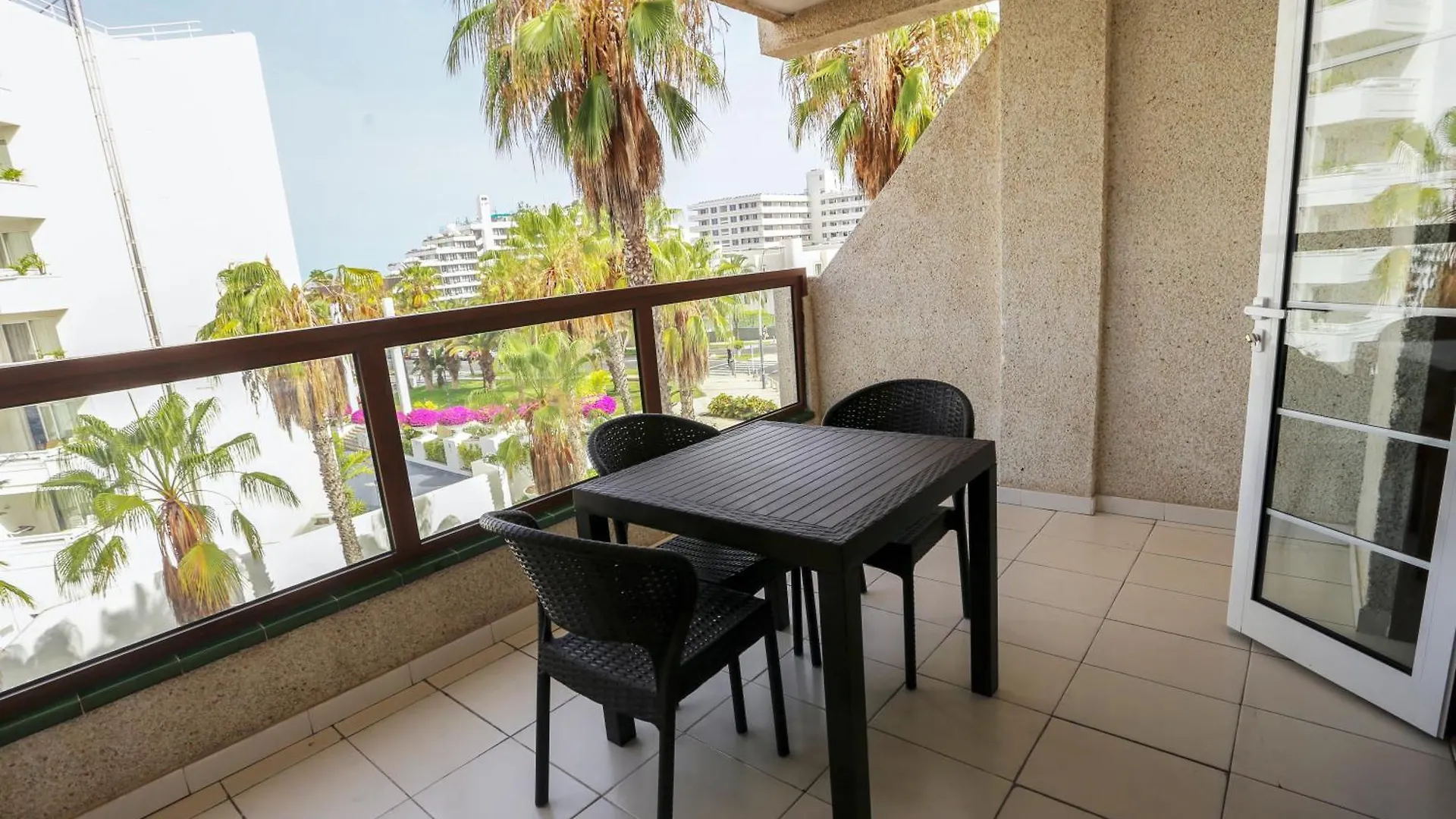 Hotel-Apartamentos Andorra Playa de las Americas  Apartment